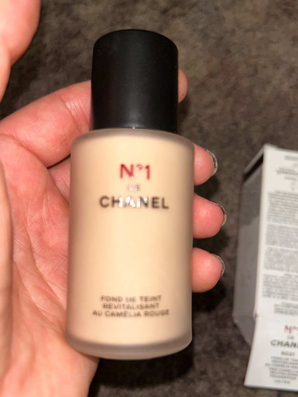 CHANEL N°1 Skin Foundation - Natural Beige Tone